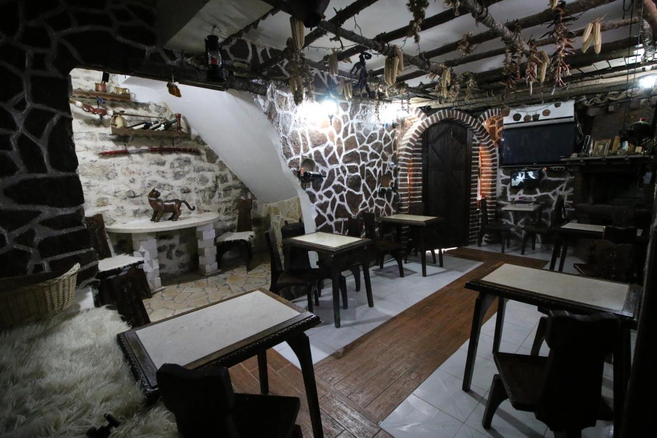 Hotel Nasho Vruho بيرات المظهر الخارجي الصورة